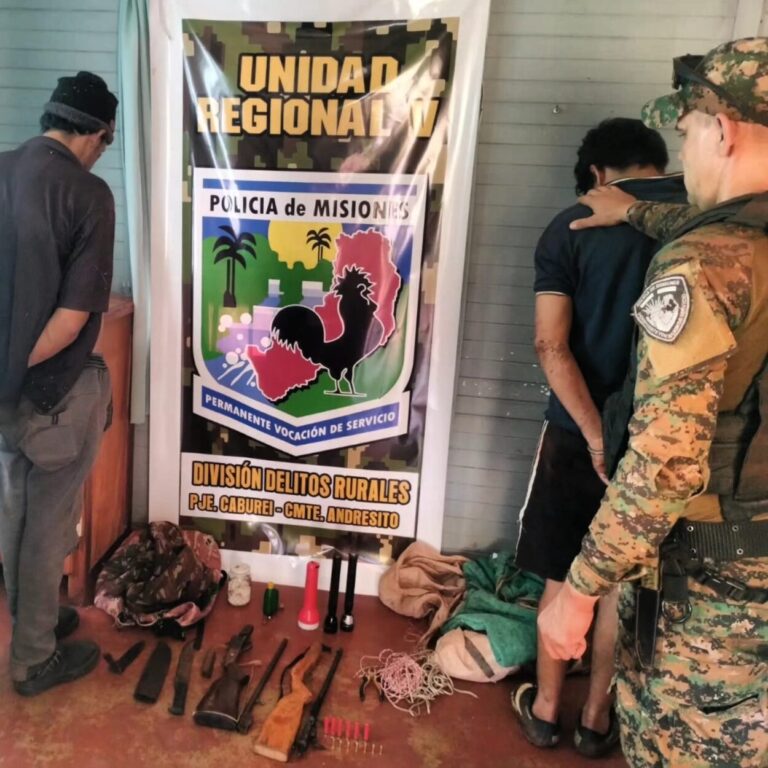 Cinco personas arrestadas, marihuana y armas de fuego secuestradas en operativos preventivos imagen-8