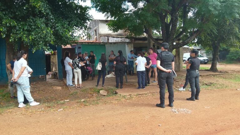 Trabajan para reforzar el Sistema de Protección Integral en el barrio La Querencia ante denuncia por un caso de delito contra la integridad sexual imagen-43