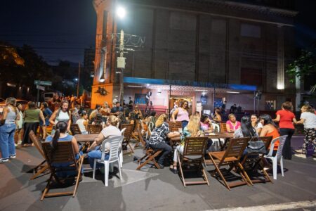 "Arriba Nosotras" llenó de arte y energía la esquina del Cidade en el Día de la Mujer imagen-5