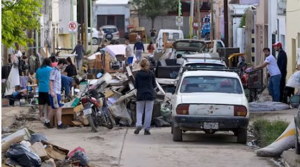 Temporal en Bahía Blanca: el 30% de la ciudad sigue sin luz, quedan más de 500 personas evacuadas y continúa la búsqueda de las hermanas desaparecidas imagen-70