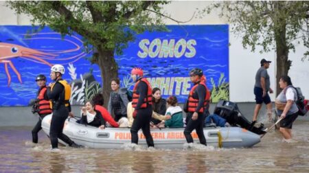 Bahía Blanca: murieron 16 personas por el temporal y se necesitarán $400.000 millones par recuperar la ciudad imagen-9