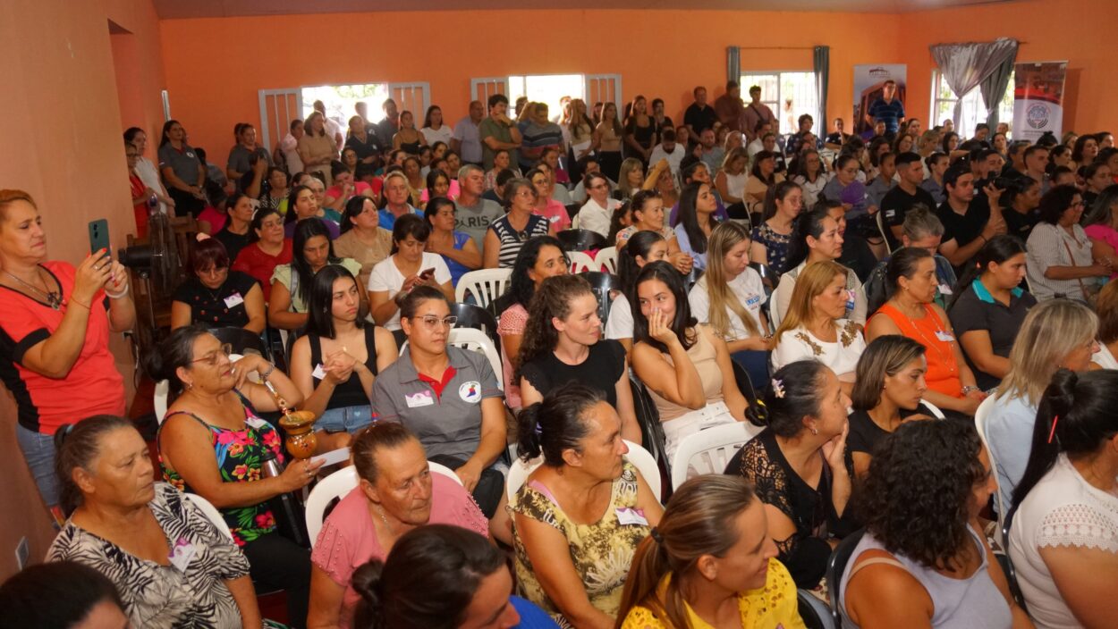 Parlamento de la Mujer 2025: "Desde este espacio vamos a seguir impulsando leyes que generen oportunidades, que protejan y empoderen", destacaron en Dos Hermanas imagen-2