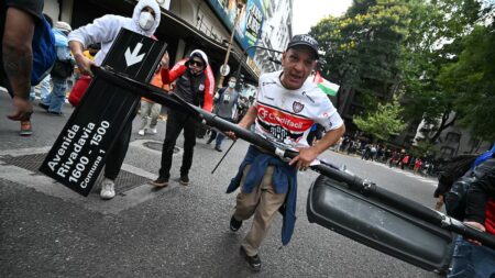 El Gobierno impulsará penas para los violentos ligados al fútbol y para los dirigentes de los clubes imagen-5