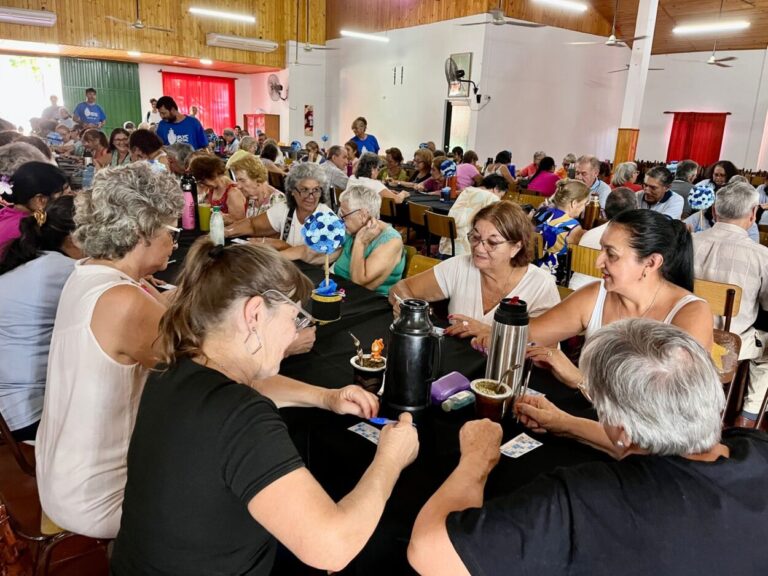 El Bingo del Mateando brindó una tarde inolvidable a más de 100 abuelos de Puerto Rico El Bingo del Mateando brindó una tarde inolvidable a más de 100 abuelos de Puerto Rico imagen-13