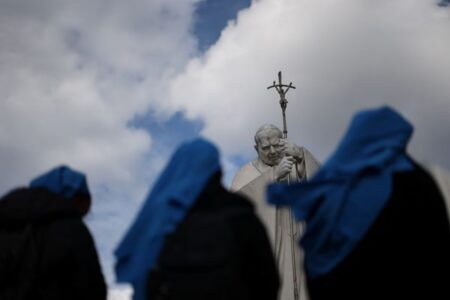 El papa Francisco no ha tenido más crisis respiratorias esta noche: qué sabemos hasta ahora de su estado de salud imagen-5