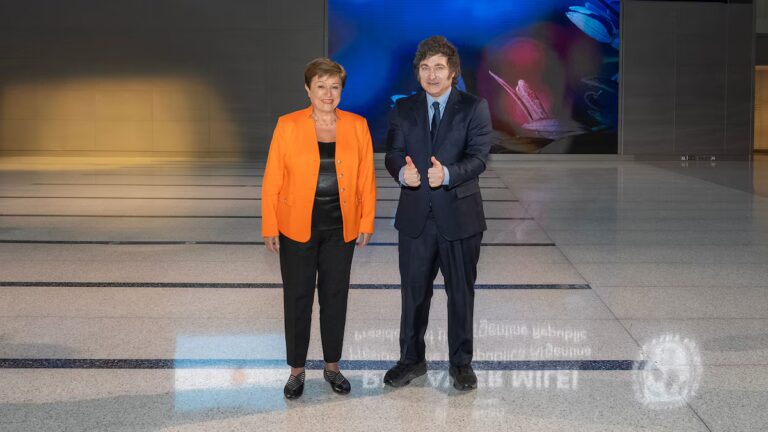 La relación con el FMI: Argentina es el país que durante más años encabeza el ranking de deudores del organismo imagen-30