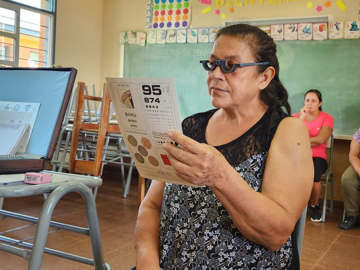 Oberá: El programa Mirar Mejor atendió consultas oftalmológicas y entregó anteojos a decenas de vecinos imagen-6