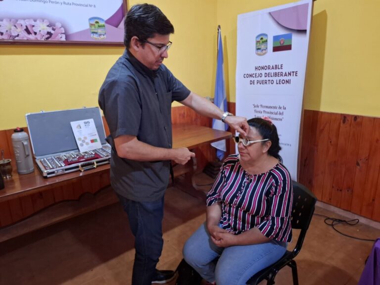 "Mirar Mejor" acercó servicios oftalmológicos a vecinos de Puerto Leoni imagen-28