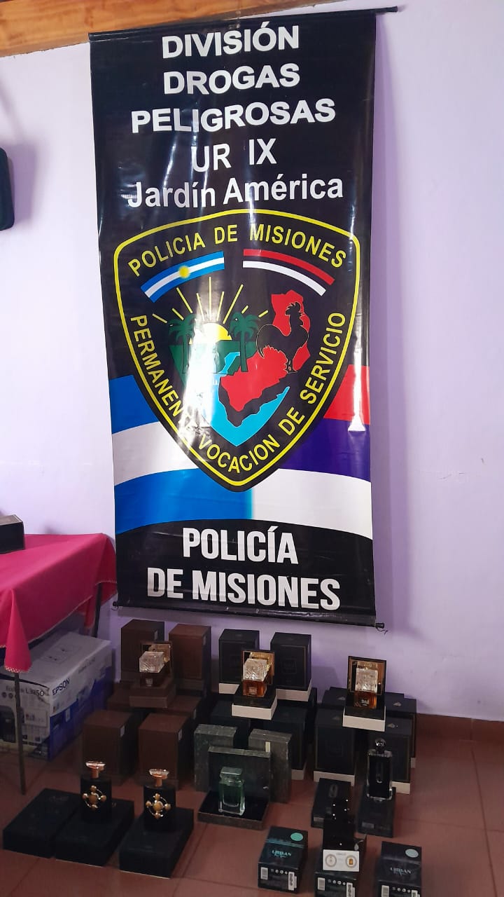 Policías secuestraron 55 millones de pesos en contrabando en Jardín América imagen-2