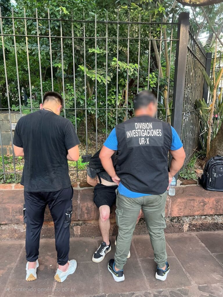 La Policía capturó a un "transa" con 120 dosis de LSD en una plaza de Posadas imagen-18