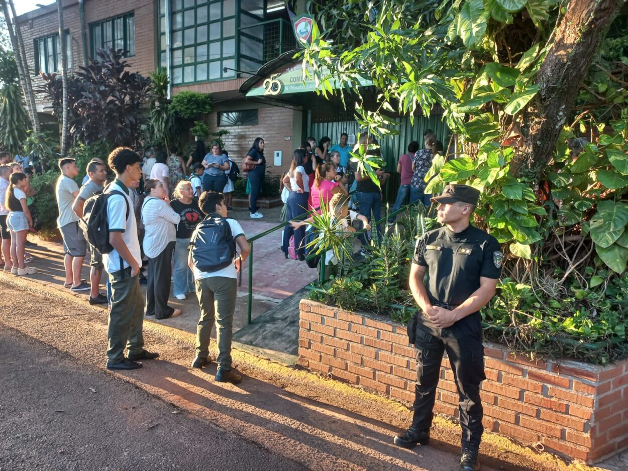 Seguridad en las escuelas: la Policía inició un dispositivo de prevención en toda la provincia imagen-2