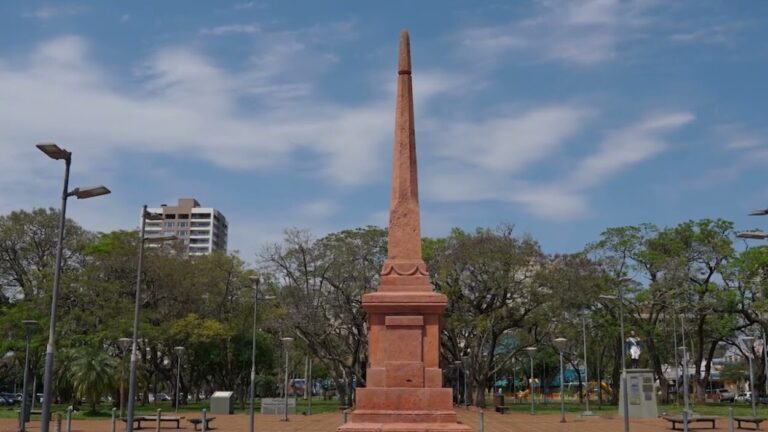 Monolito de unión y hermandad entre Posadas y Encarnación imagen-3