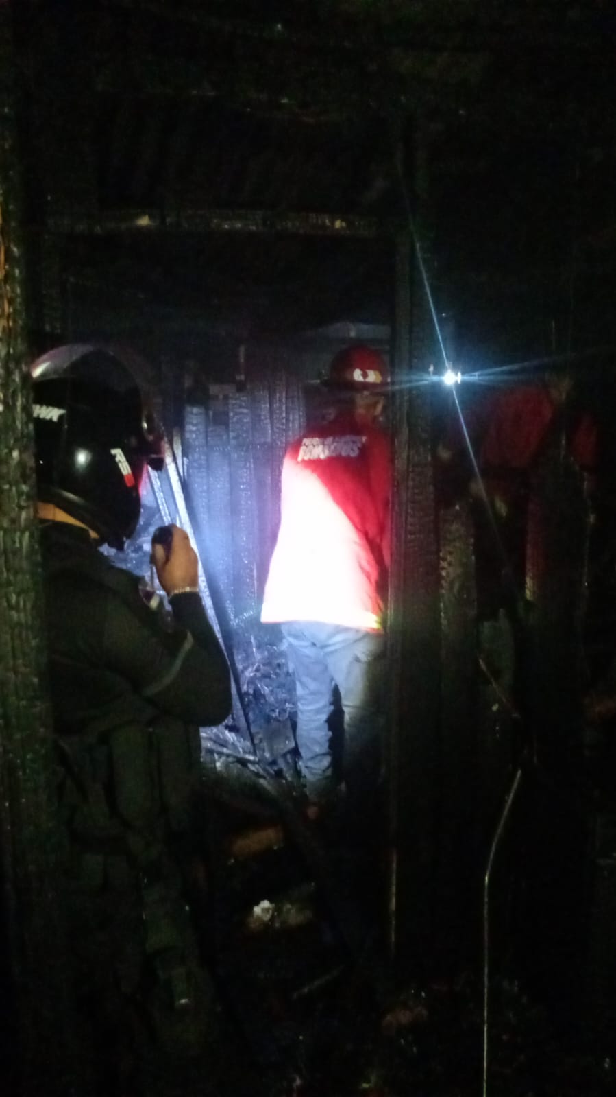 Con la moderna flota de vehículos de acción rápida bomberos extinguieron incendios en Posadas imagen-6