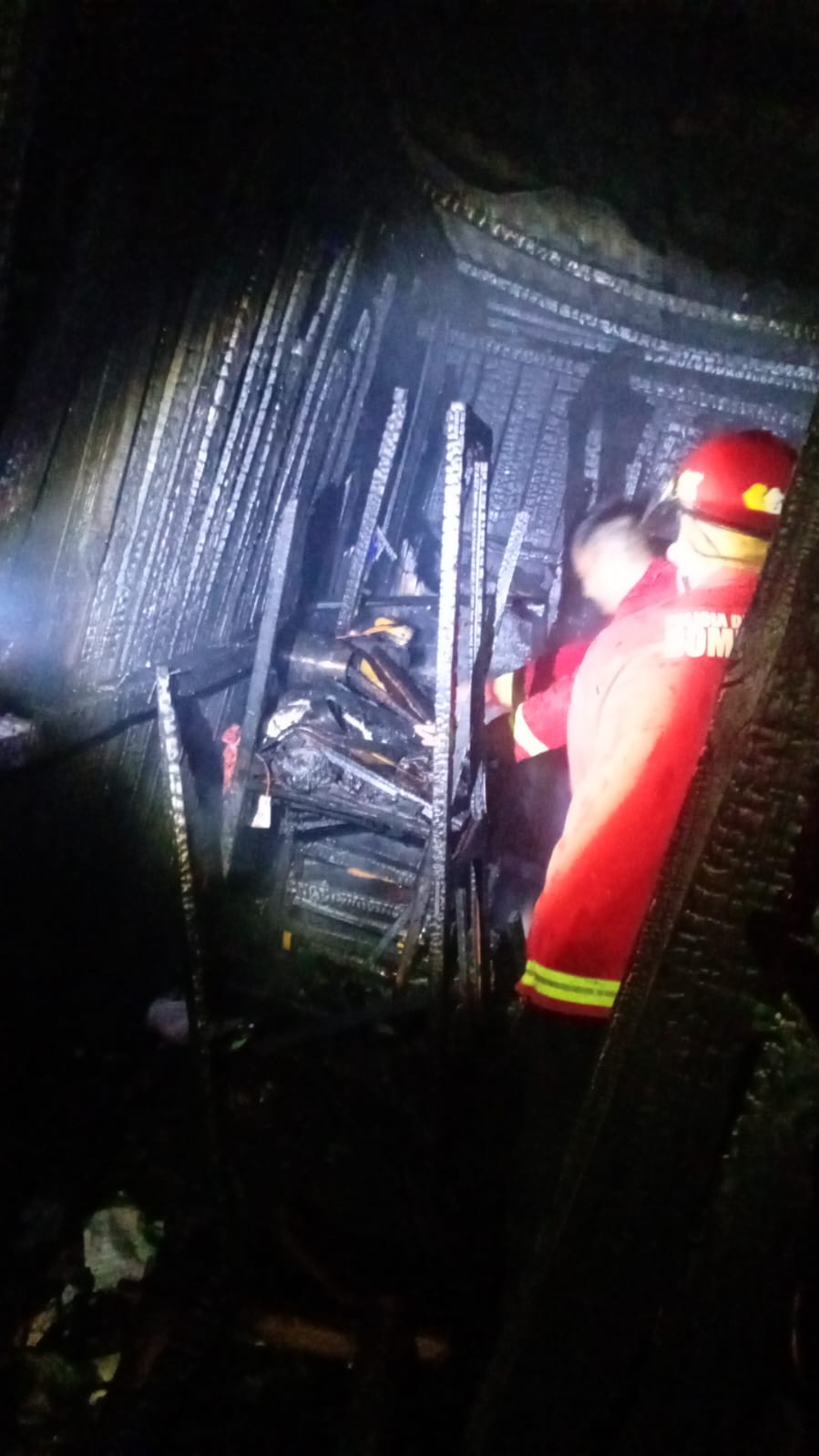 Con la moderna flota de vehículos de acción rápida bomberos extinguieron incendios en Posadas imagen-8