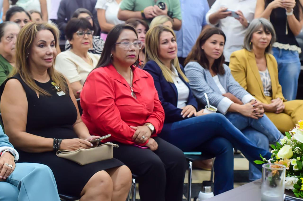 Se presentó el Parlamento de la Mujer con una agenda que potencia el rol femenino en la sociedad imagen-4