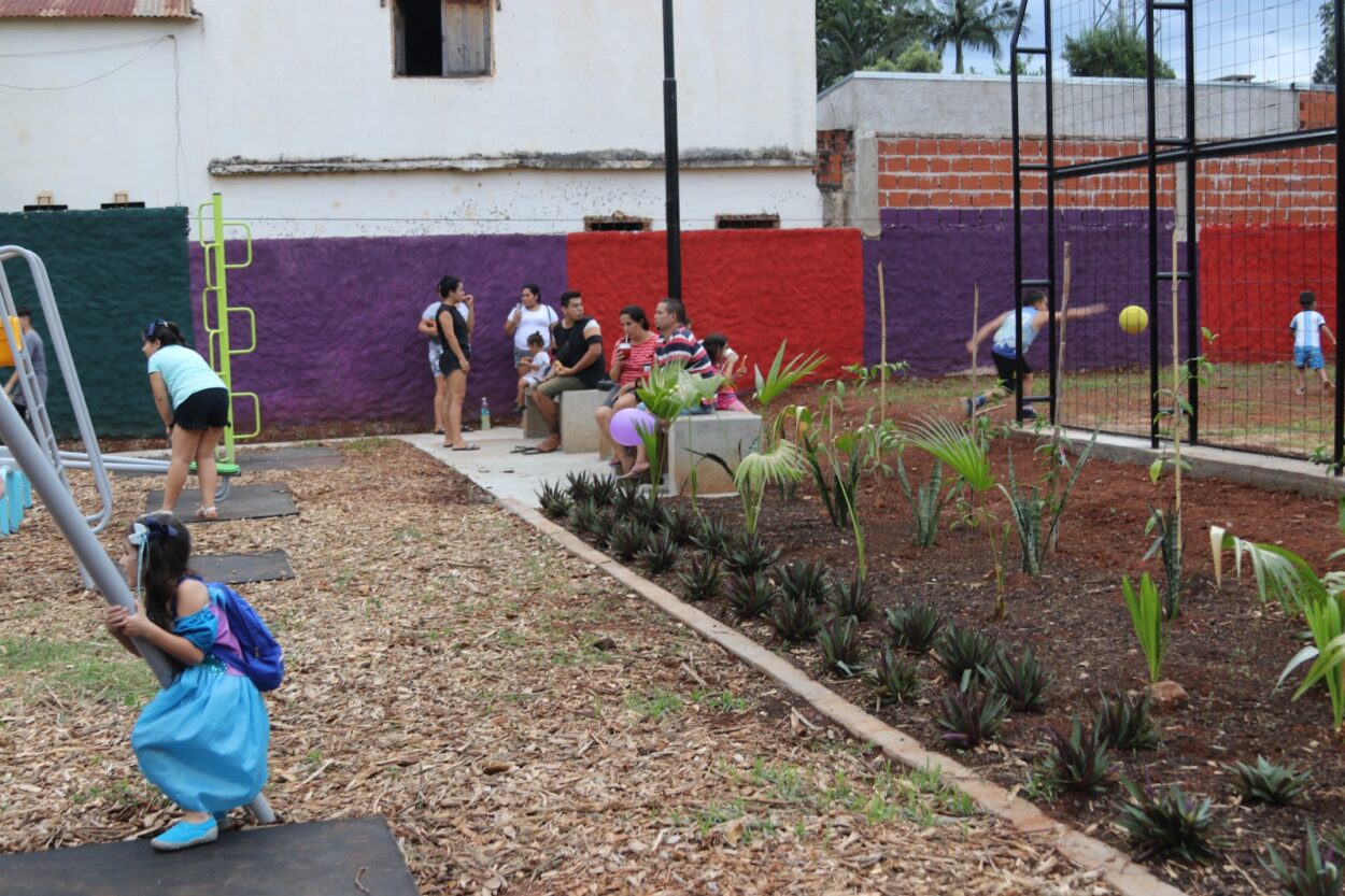 El intendente Stelatto acompañó la entrega de la nueva plaza a vecinos de San Juan Evangelista imagen-6