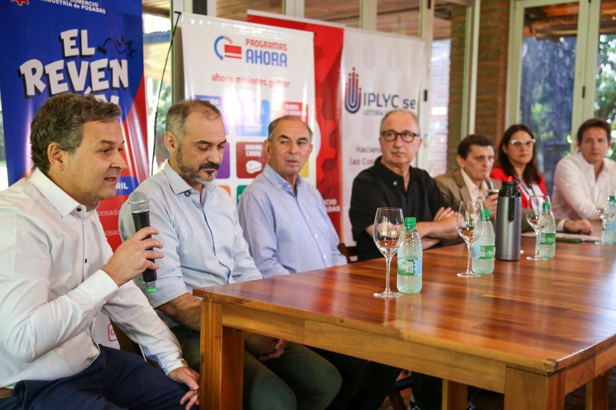 "En un momento tan difícil como el que estamos viviendo es fundamental trabajar juntos para salir adelante", dijo Passalacqua en el lanzamiento de "El Reventón" 2025 imagen-10