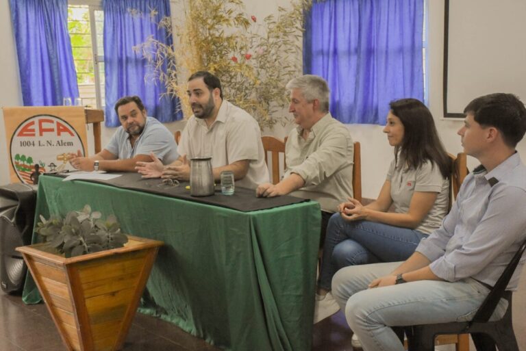 Comienza formación de productores para hacer de Alem una cuenca huevera imagen-42