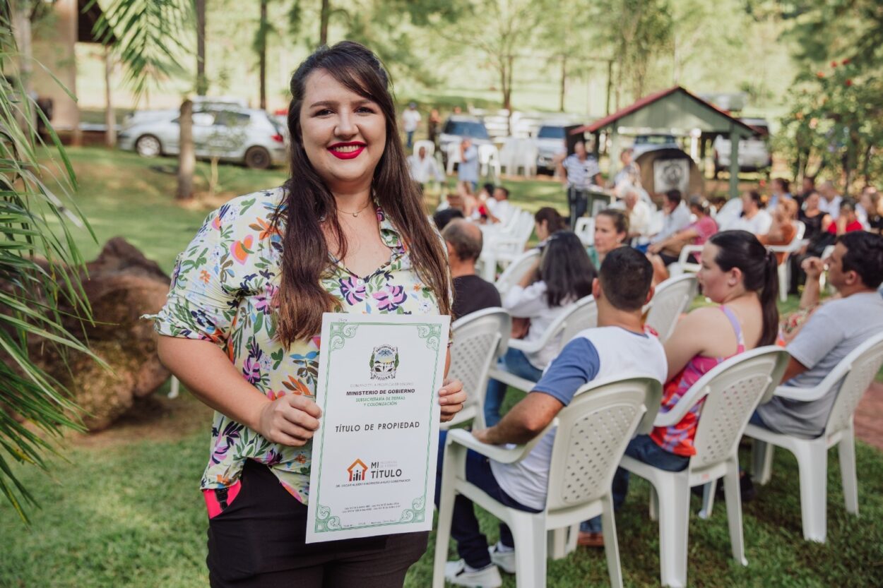 Passalacqua destacó la importancia del programa "Mi Título": "Le da a la gente lo más preciado que desea, que es el título de la tierra donde vive" imagen-12