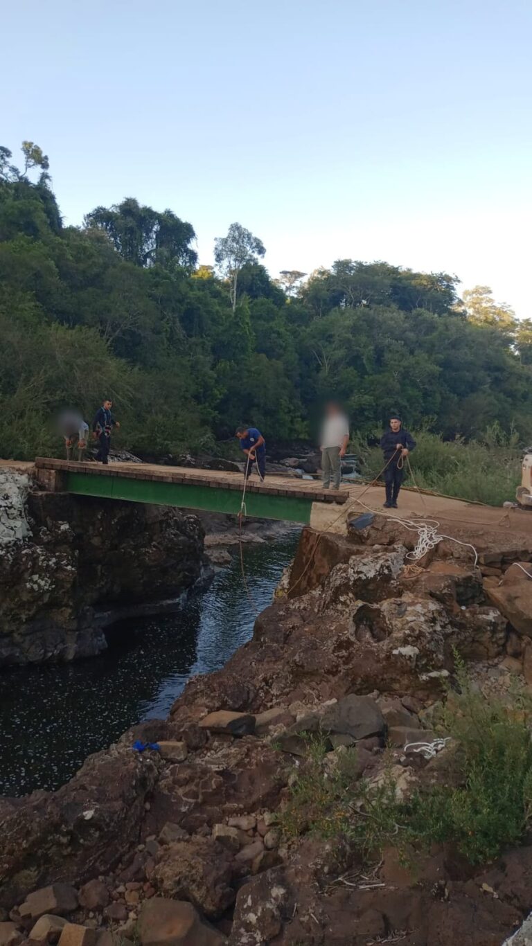 Encontraron el cuerpo del hombre que había desaparecido en aguas del arroyo Pepirí Encontraron el cuerpo del hombre que había desaparecido en aguas del arroyo Pepirí imagen-49