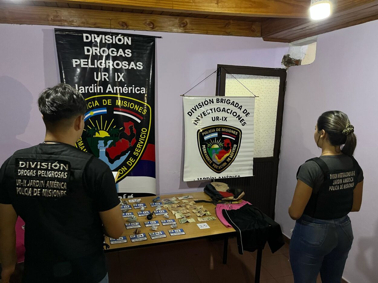 Cuatro "narcodeliverys" detenidos y casi 90 dosis de cocaína y marihuana incautadas por la Policía imagen-15