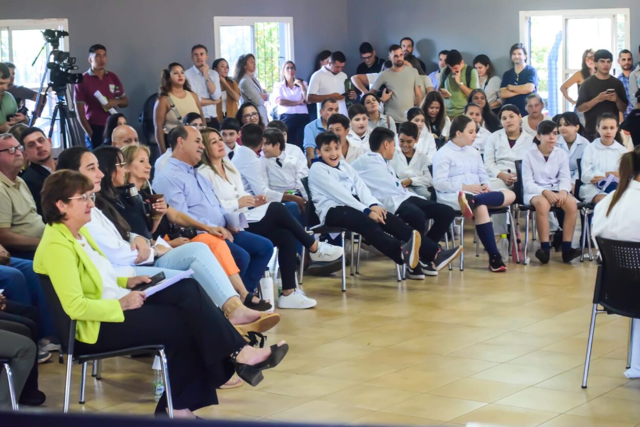 Cerca del vecino: el Concejo Deliberante posadeño sesionó en el barrio Villa Poujade imagen-18