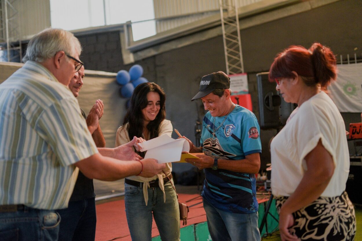 Con gran participación de vecinos de la Chacra 49, inauguraron las obras de remodelación del Polideportivo "Los Peques" imagen-4