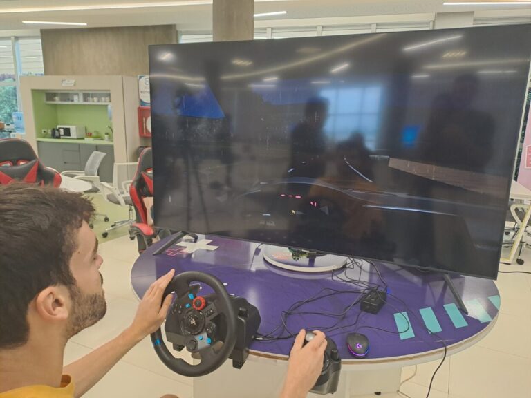 "Tenemos una epidemia vial y necesitamos seguir bajando los índices de accidentes", observaron en la presentación de "Conducción, Simulador Vial" imagen-14