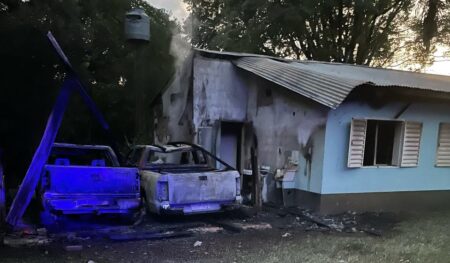 Accidente en el destacamento de guardaparques de Puerto Iguazú: “El fuego se propagó rápidamente debido a un cortocircuito en el vehiculo oficial" confirmaron imagen-17