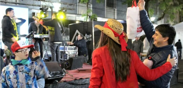 La Semana Periodística: Con la mirada puesta en la sociedad y en la economía imagen-32