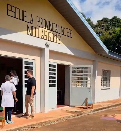 Avanza el programa de conectividad satelital en las escuelas de la provincia imagen-1