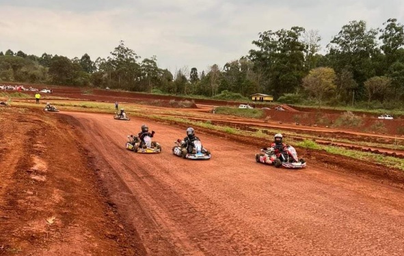 Mundo Motor Misiones: el fin de semana se disputará la primera fecha del karting en circuitos terrados imagen-6