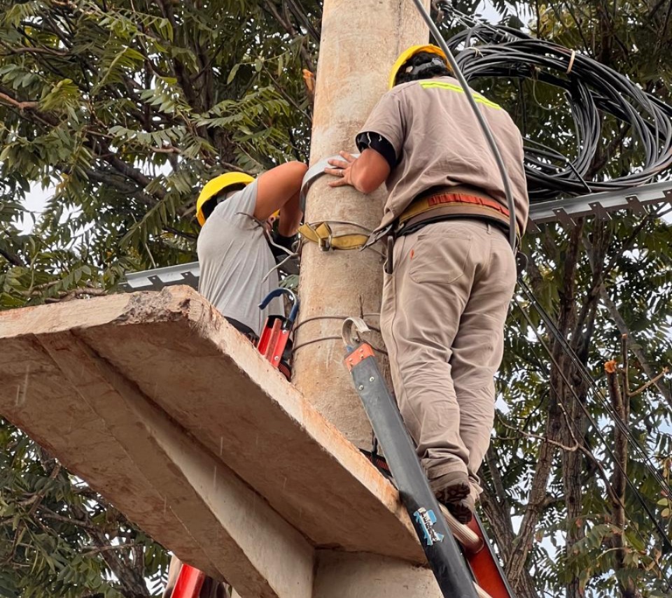 Energía de Misiones fortaleció el servicio eléctrico en el barrio Santa Cecilia, de Candelaria imagen-6