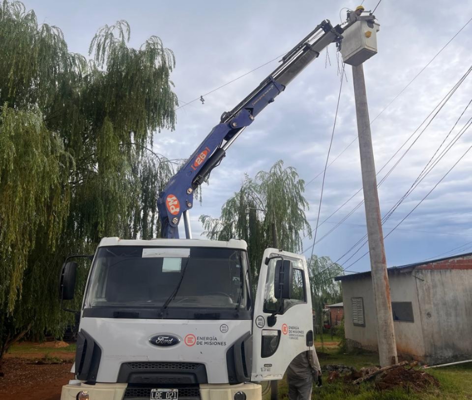 Energía de Misiones fortaleció el servicio eléctrico en el barrio Santa Cecilia, de Candelaria imagen-2