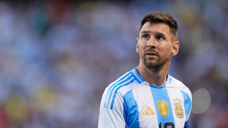 Impacto en la selección argentina: Messi no jugará ante Uruguay y Brasil por una lesión imagen-20