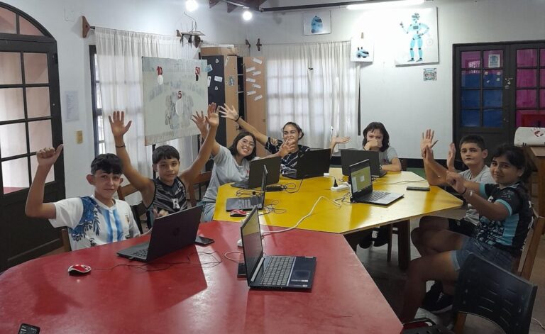 La Escuela de Robótica, a través de la Red de Espacios Maker, inicia las clases en todos los municipios de la Provincia La Escuela de Robótica, a través de la Red de Espacios Maker, inicia las clases en todos los municipios de la Provincia imagen-16