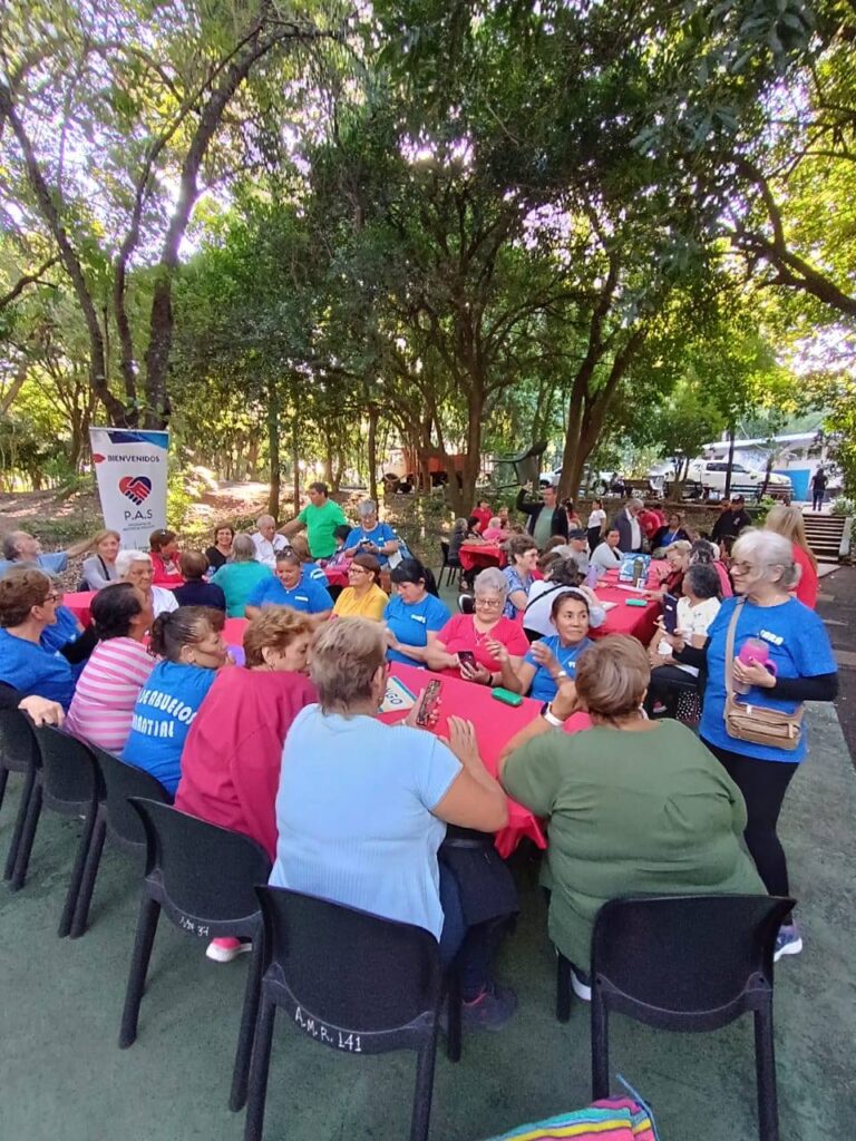 El Jardín Botánico se llenó de alegría con el encuentro recreativo de adultos mayores imagen-24