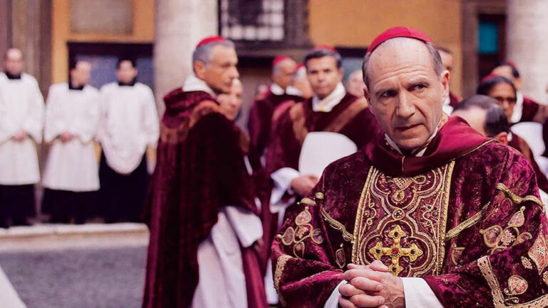 Recomendaciones de películas para entender qué pasa cuando el papa muere y en dónde verlas imagen-24