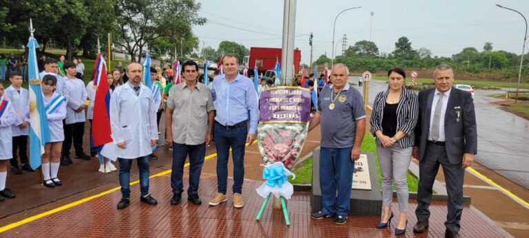 Campo Viera: En un emotivo acto rindieron homenaje a los veteranos y caídos en Malvinas imagen-47