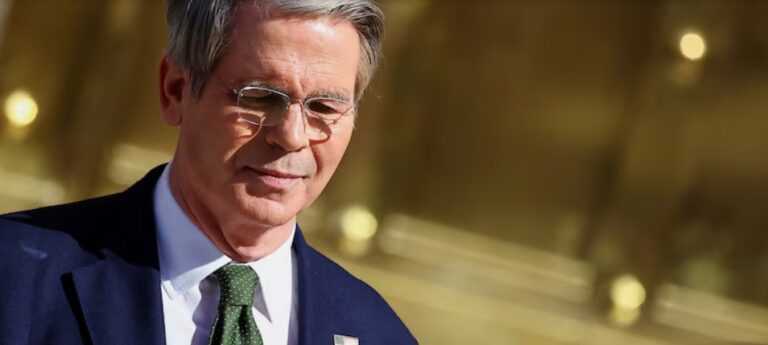 Javier Milei se encuentra reunido con el Secretario del Tesoro de EEUU en Casa Rosada y hay expectativas por el anuncio de un posible préstamo imagen-30