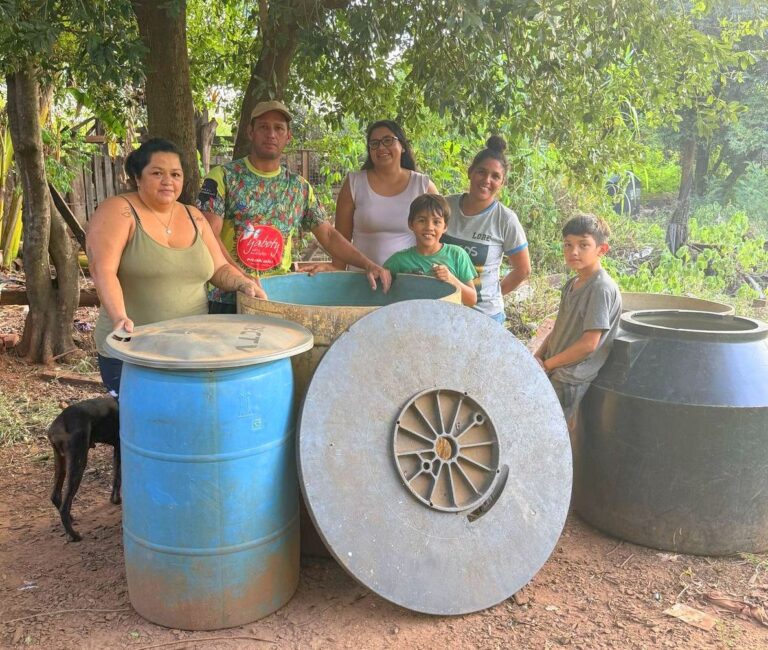 "En tantos años ningún gobernante pudo resolver la falta de agua potable en Nemesio Parma", observan imagen-37