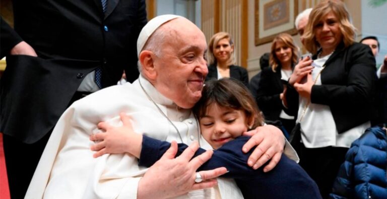 Passalacqua: «El corazón del pueblo misionero llora la partida de Su Santidad el Papa Francisco» Passalacqua: "El corazón del pueblo misionero llora la partida de Su Santidad el Papa Francisco" imagen-18