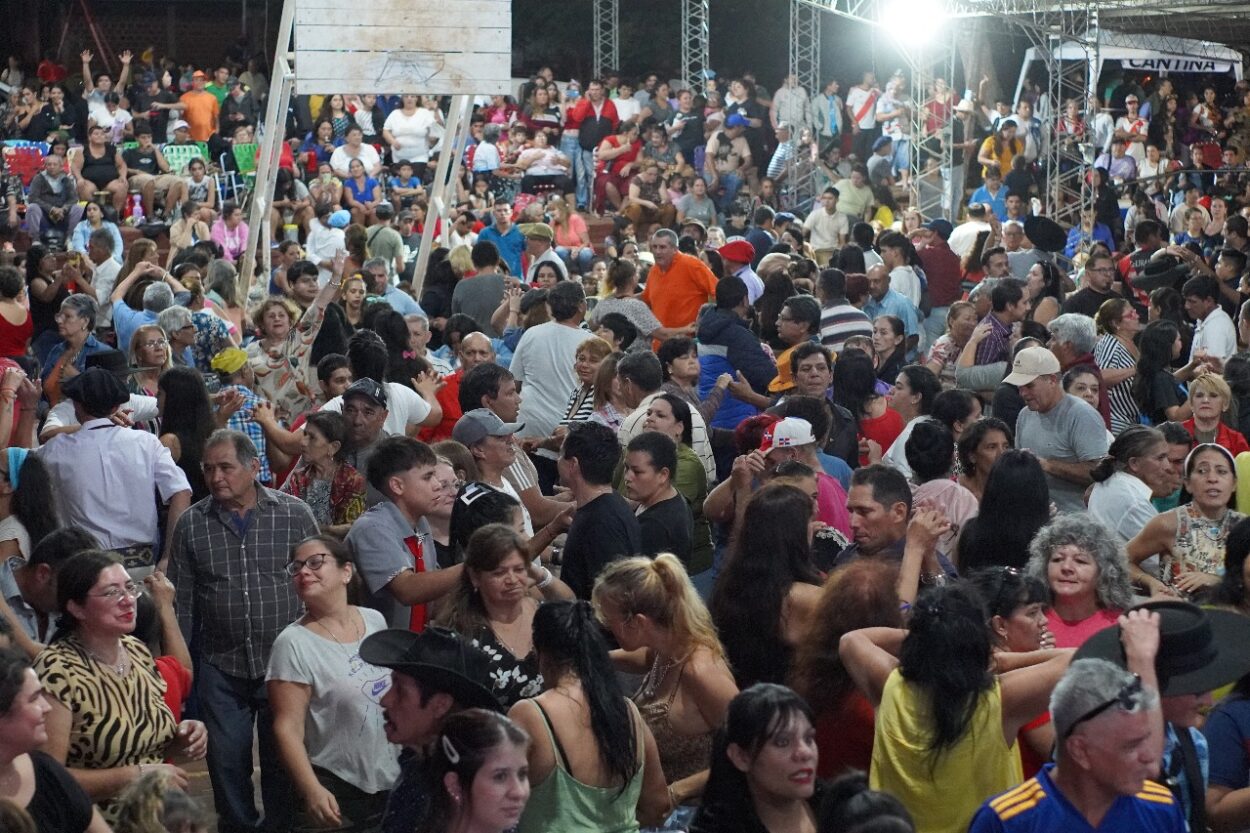 Herrera Ahuad y Macías compartieron el cumpleaños del concejal Pablo Velázquez y el festejo anticipado por el Día del Trabajador imagen-2