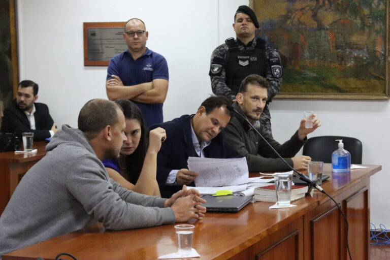 Tras los alegatos, el Tribunal Penal 1 dará su veredicto en el juicio contra el ex diputado Germán Kiczka y su hermano Sebastián imagen-41