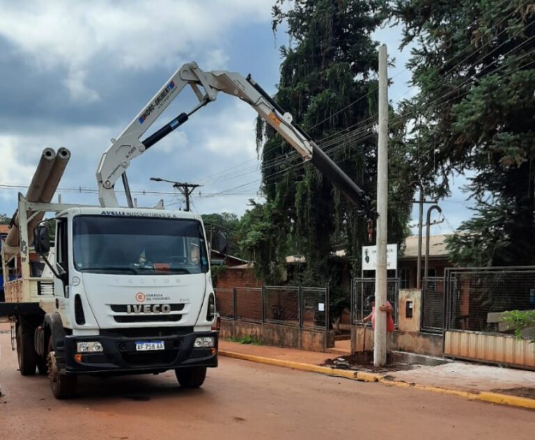 Energia de Misiones avanza con obras de mejoras en el sistema eléctico de Comandante Andresito imagen-7