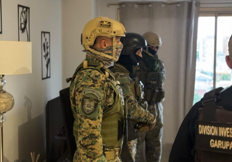 Jueza chaqueña ordenó allanamiento en un edificio del barrio Villa Sarita imagen-13