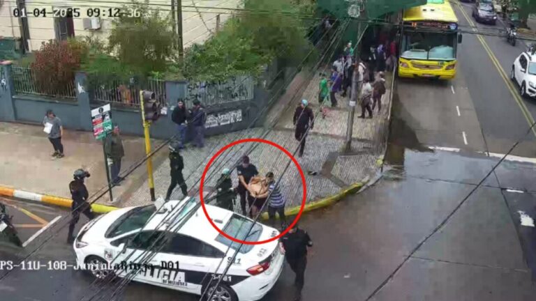 Una pareja fue detenida tras ser captada por cámaras del 911 cuando intentaban robar en Posadas imagen-9