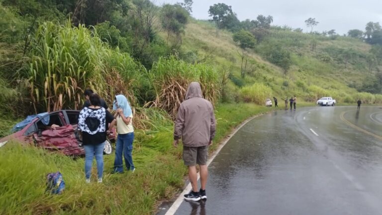 Siniestro vial en Ruta 17 dejó varios heridos, fueron trasladados al Samic Eldorado imagen-11