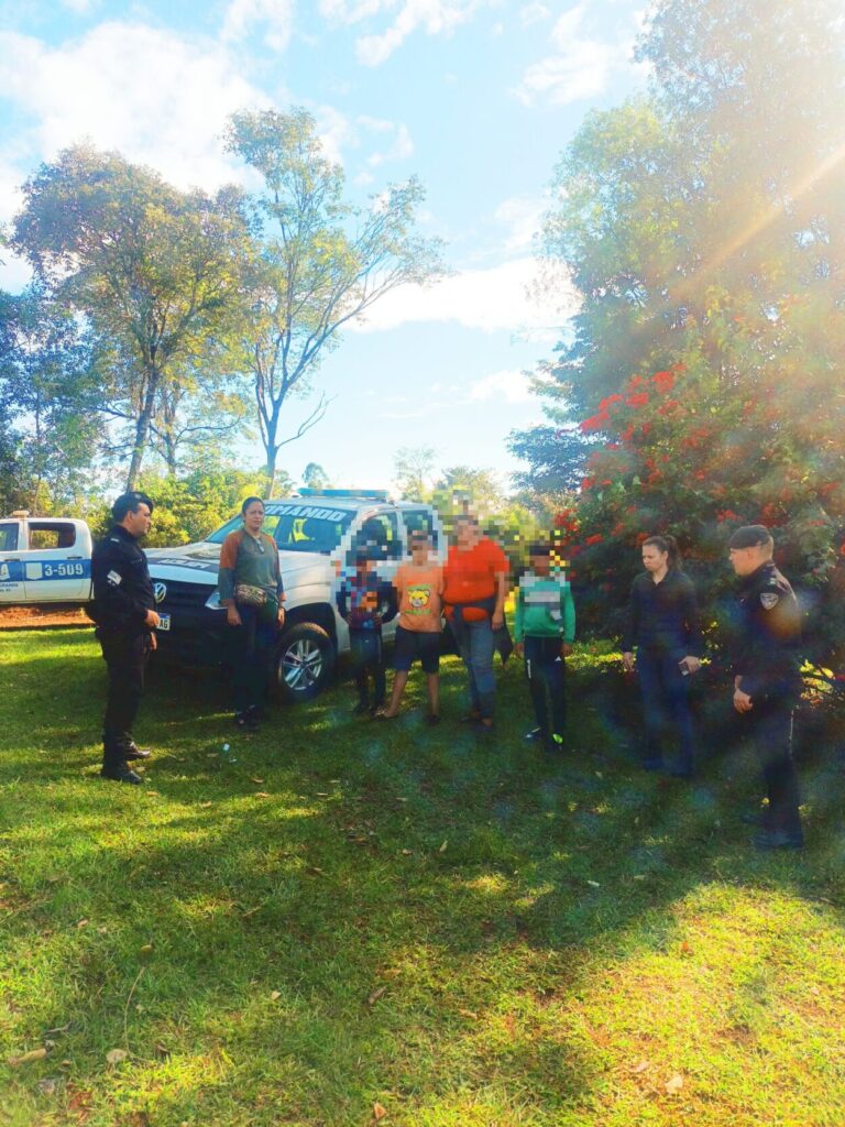 Rescataron a tres chicos que se fueron a pescar y se perdieron en el monte por varias horas imagen-17