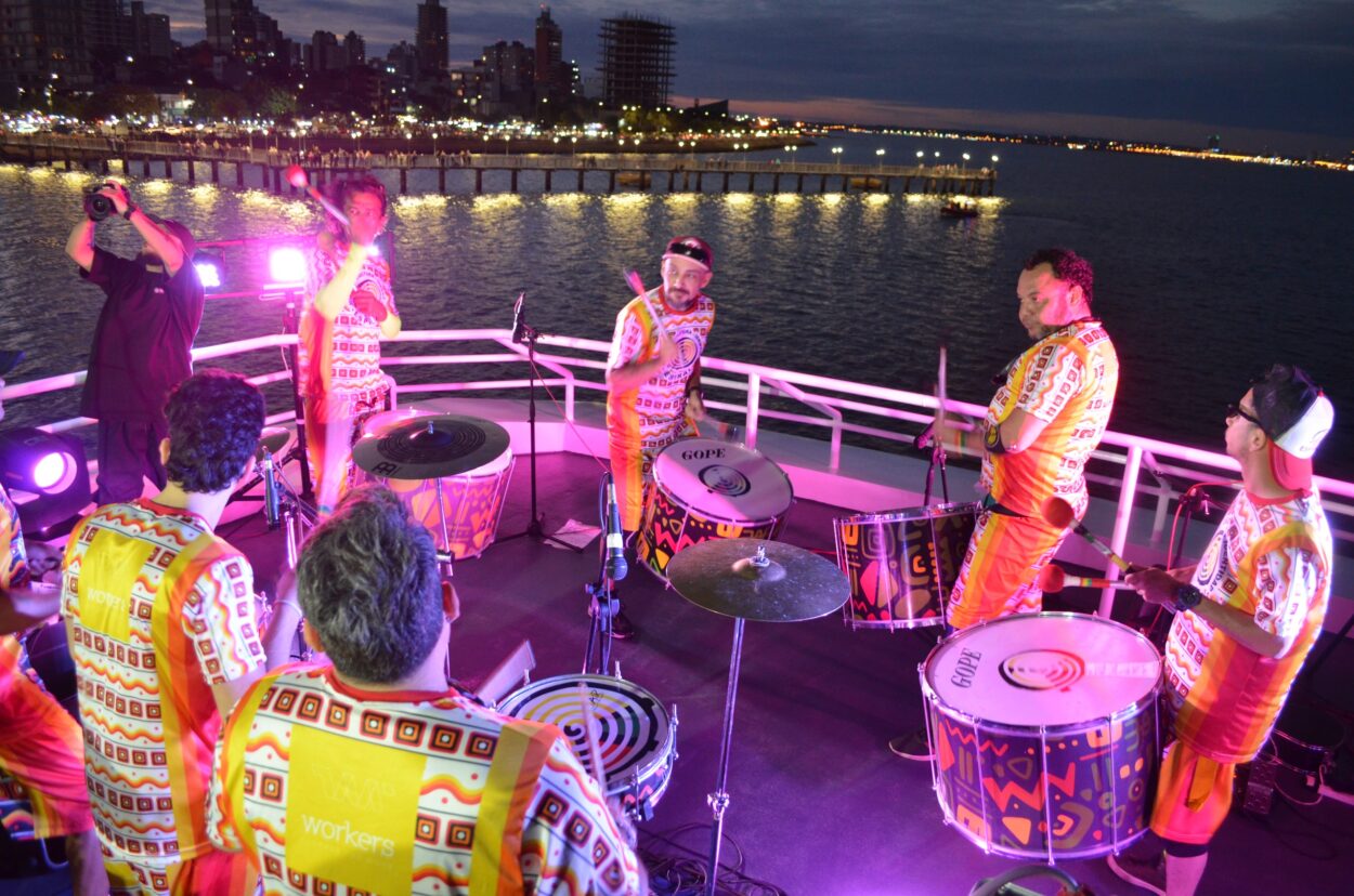 "Navegando por Santino": todo el ritmo en el catamarán durante el show solidario 13 "Navegando por Santino": todo el ritmo en el catamarán durante el show solidario imagen-12